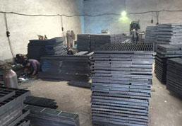 鋼格柵廠(chǎng)家車(chē)間